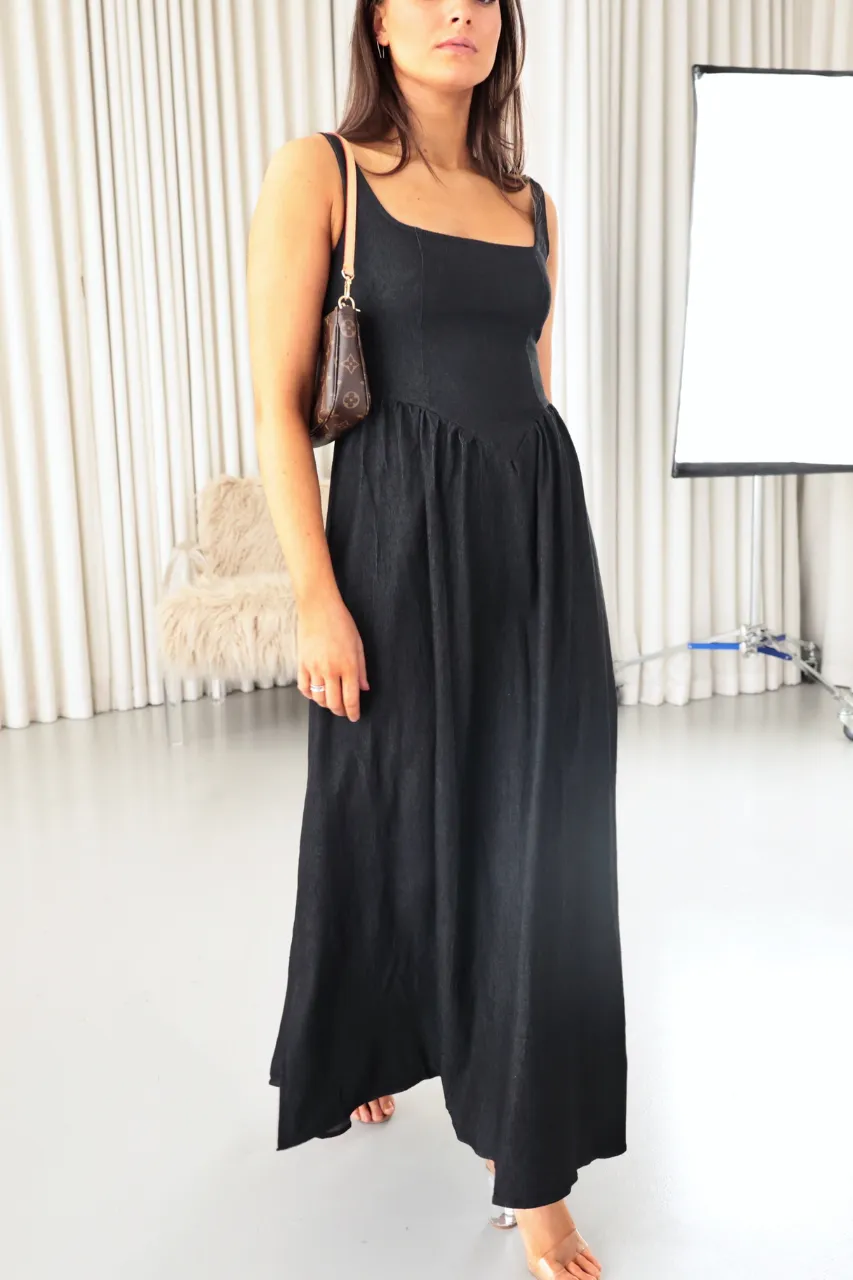 Adele Dress - Sleeveless Midi Dress - Black