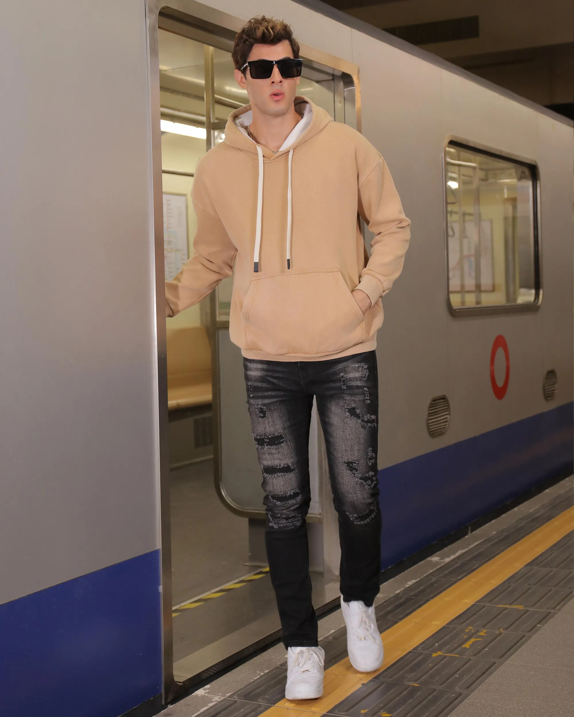 Distressed Black Ripped Jeans with Streetwear Appeal