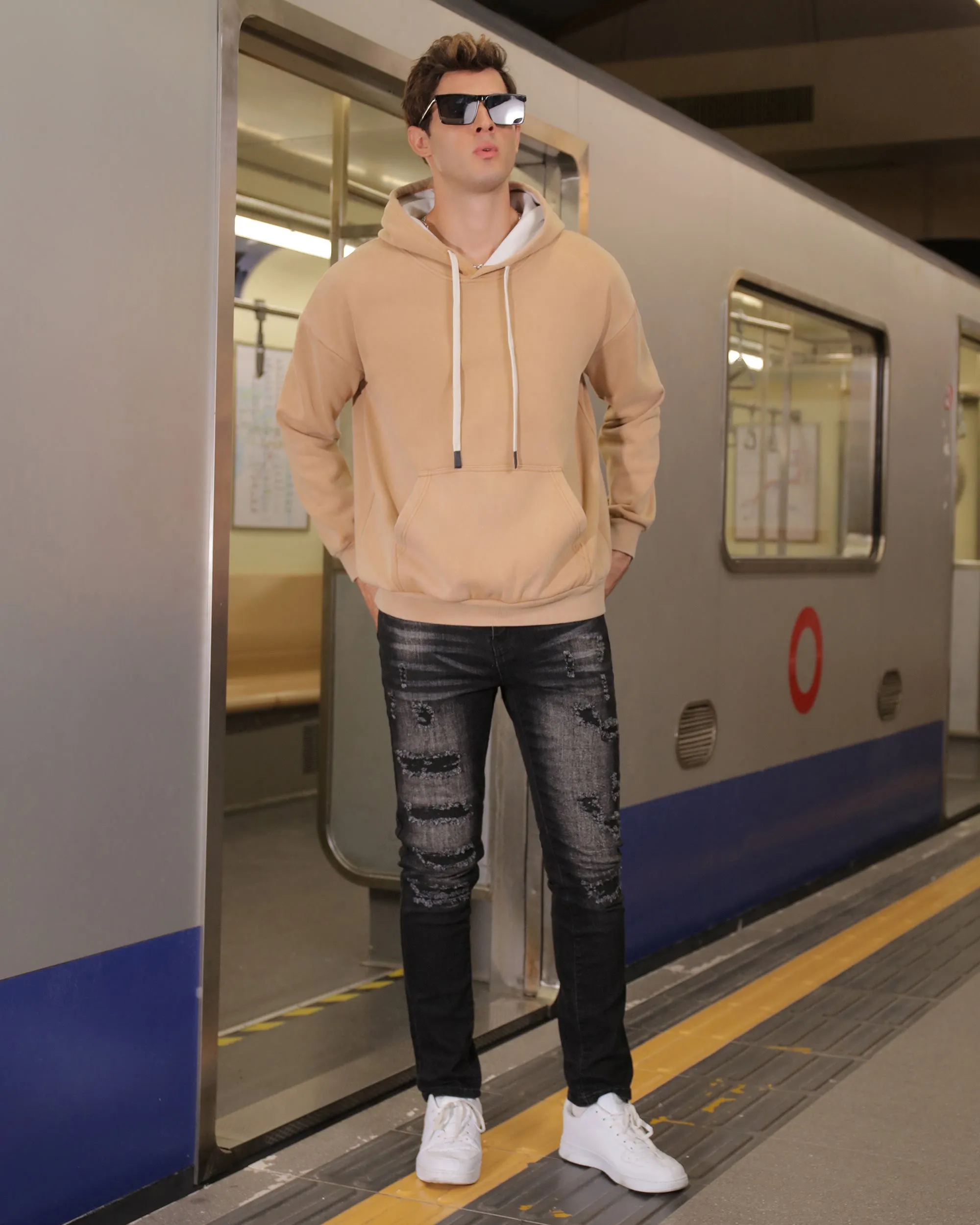 Distressed Black Ripped Jeans with Streetwear Appeal