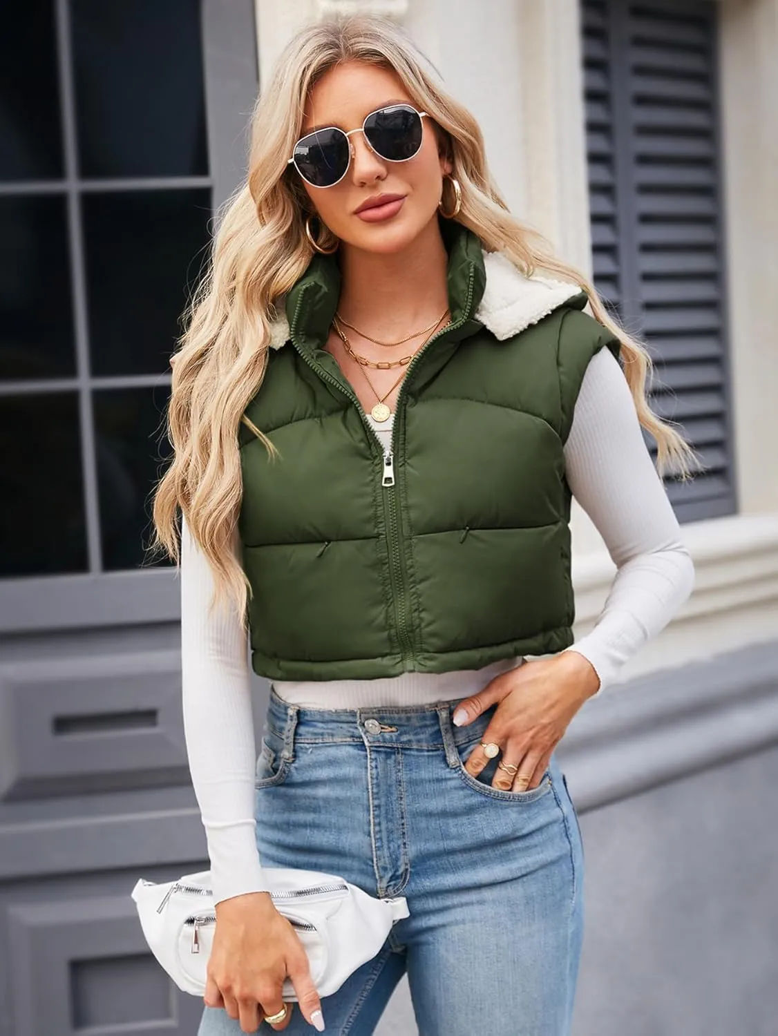 Women's Puffer Vest Hooded Button Down Zip Up Winter Outerwear Vests with Pockets