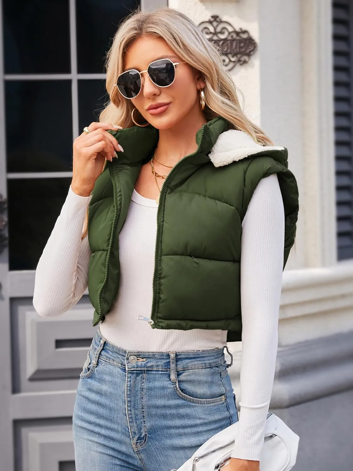 Women's Puffer Vest Hooded Button Down Zip Up Winter Outerwear Vests with Pockets